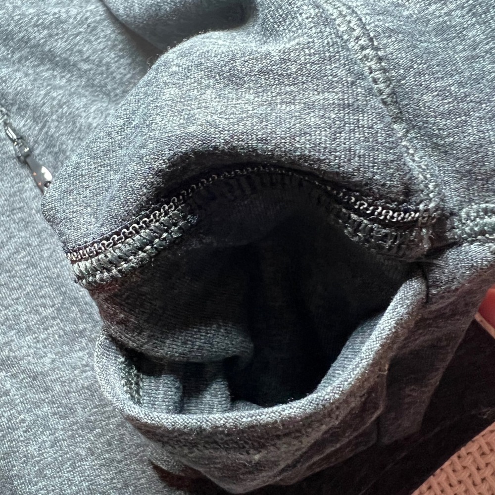Lululemon Runderful Top Heathered Charcoal Grey Long Sleeve Running Shirt sz 6 - Picture 6 of 9